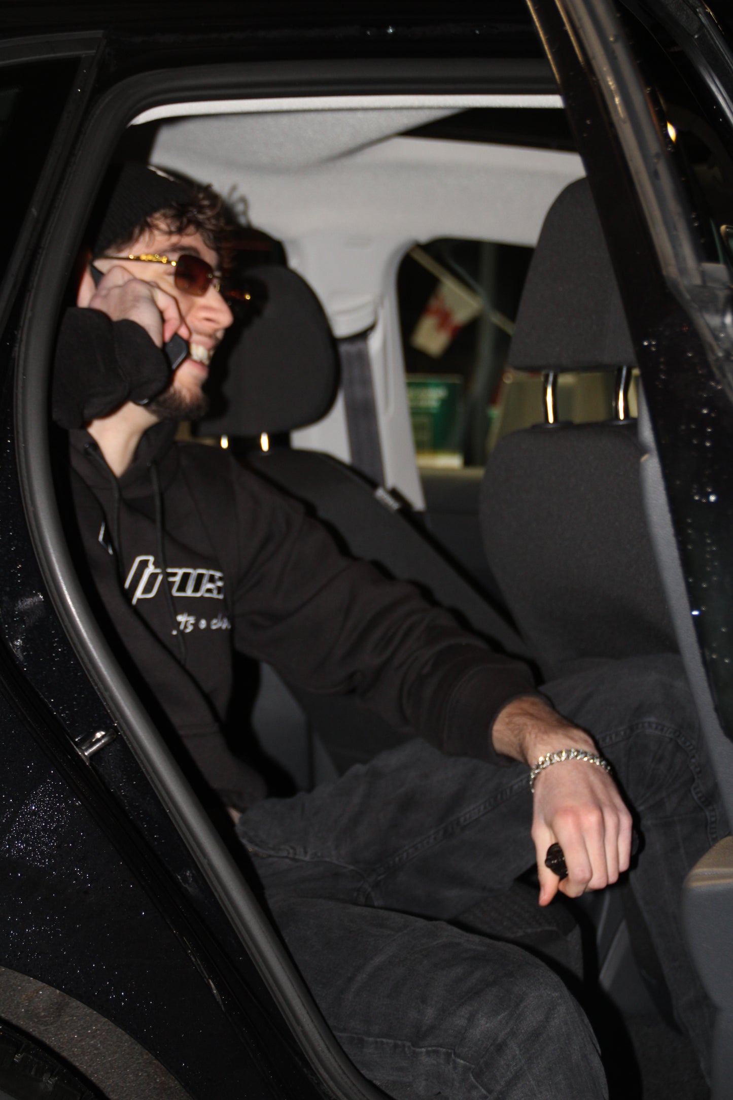 SIGNATURE HOODIE BLACK